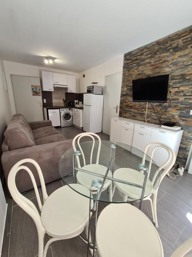Le Victoria, Centre Ville , Plage Et Parking Gratuit Sainte-Maxime Exterior photo