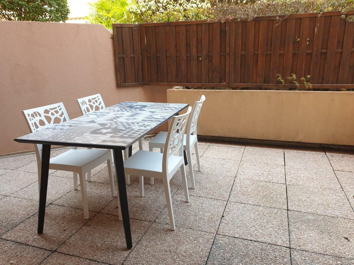 Le Victoria, Centre Ville , Plage Et Parking Gratuit Sainte-Maxime Exterior photo